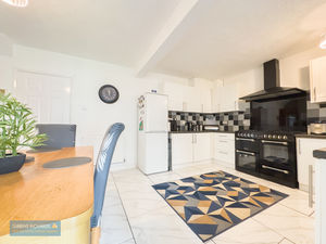 Kitchen/Dining Room- click for photo gallery